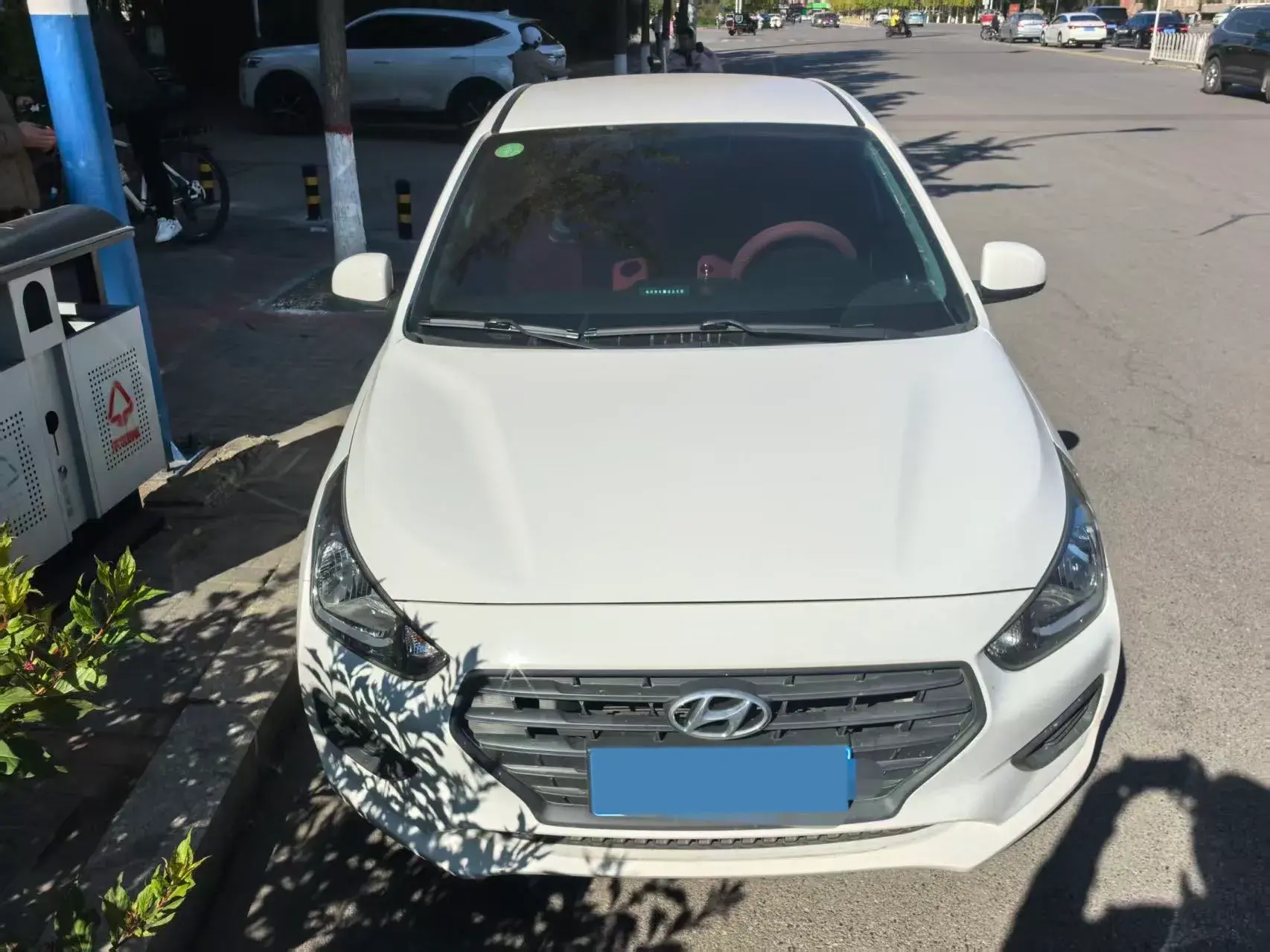 2017 HYUNDAI REINA thumbnail 3