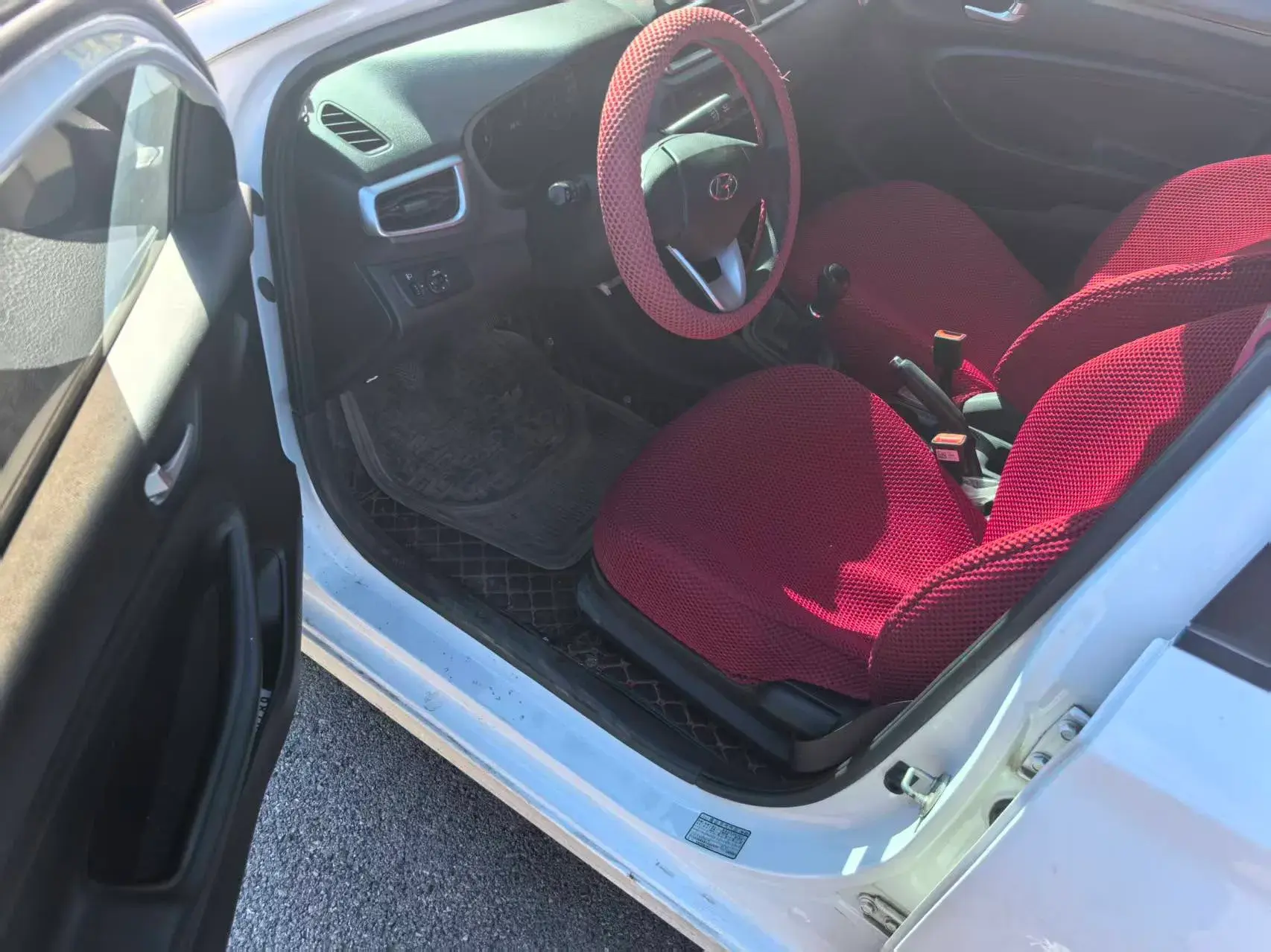 2017 HYUNDAI REINA thumbnail 4