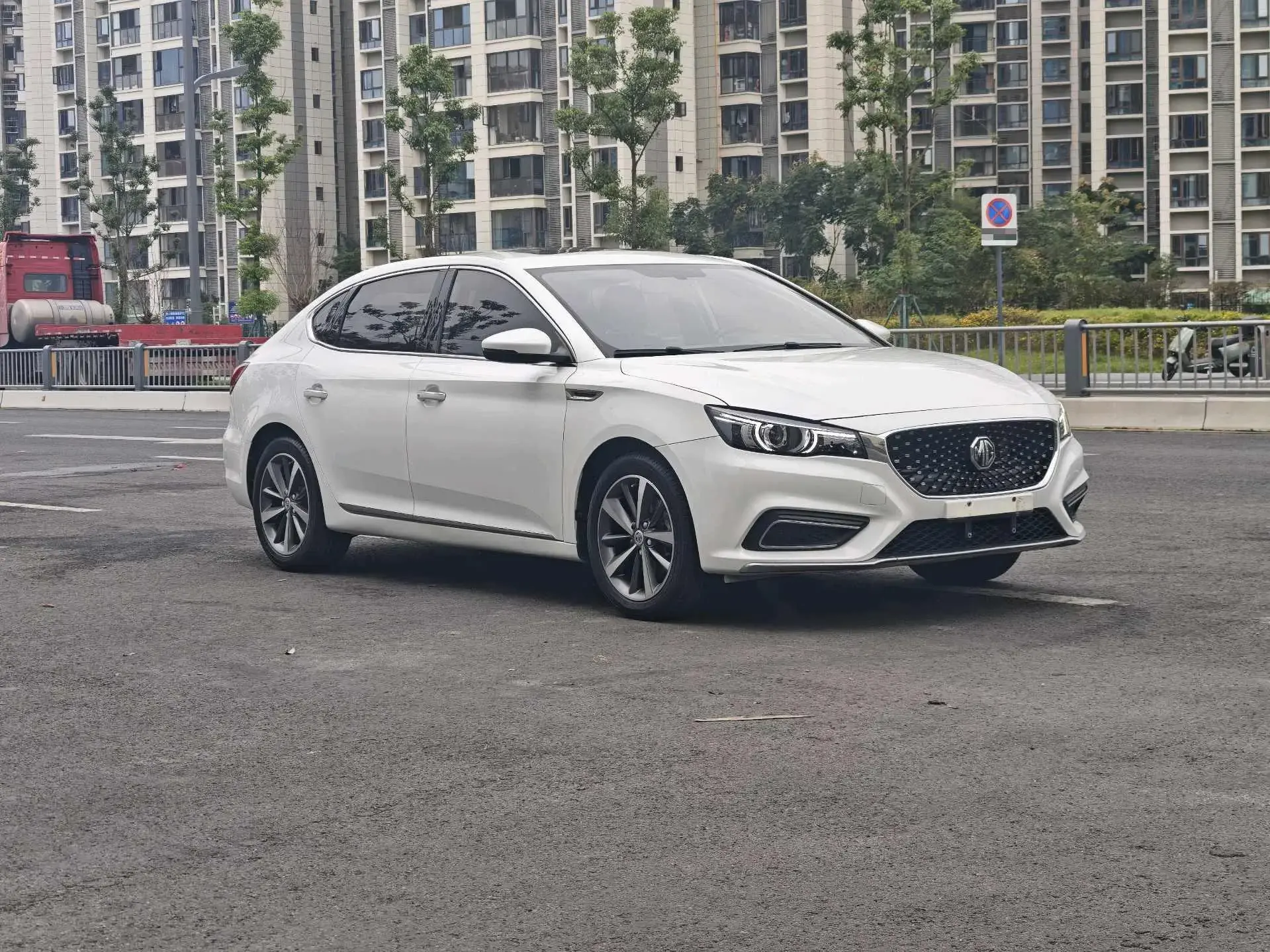 2019 MG MG6 thumbnail 3