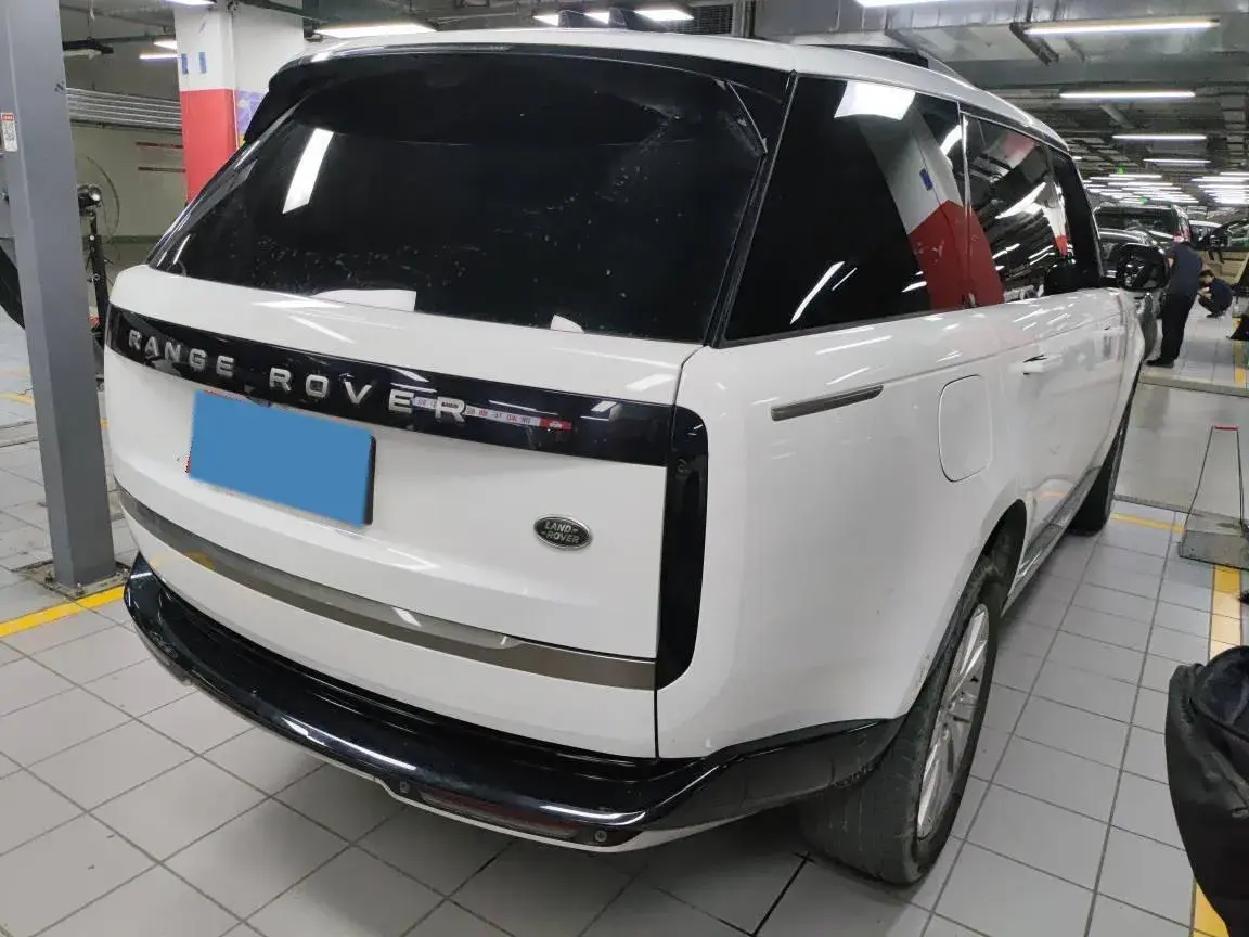 2022 LAND ROVER thumbnail 3