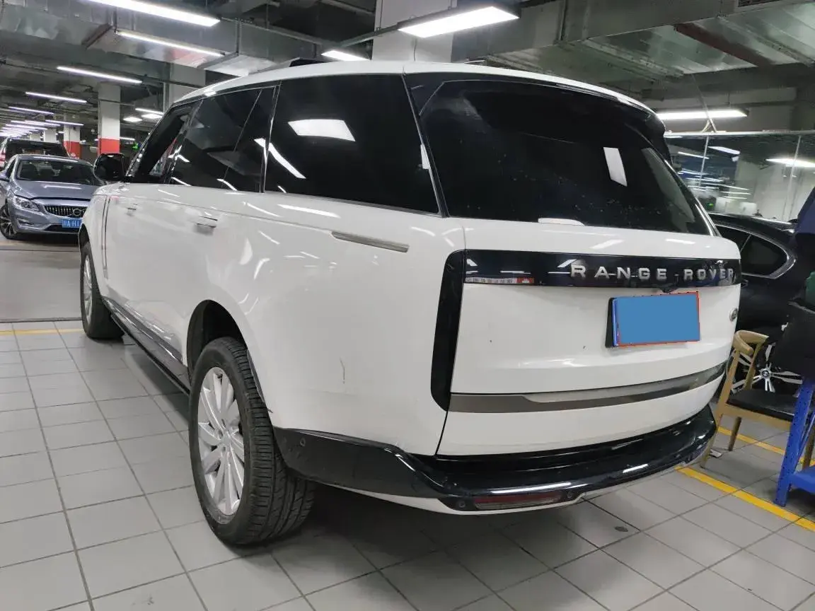 2022 LAND ROVER thumbnail 4