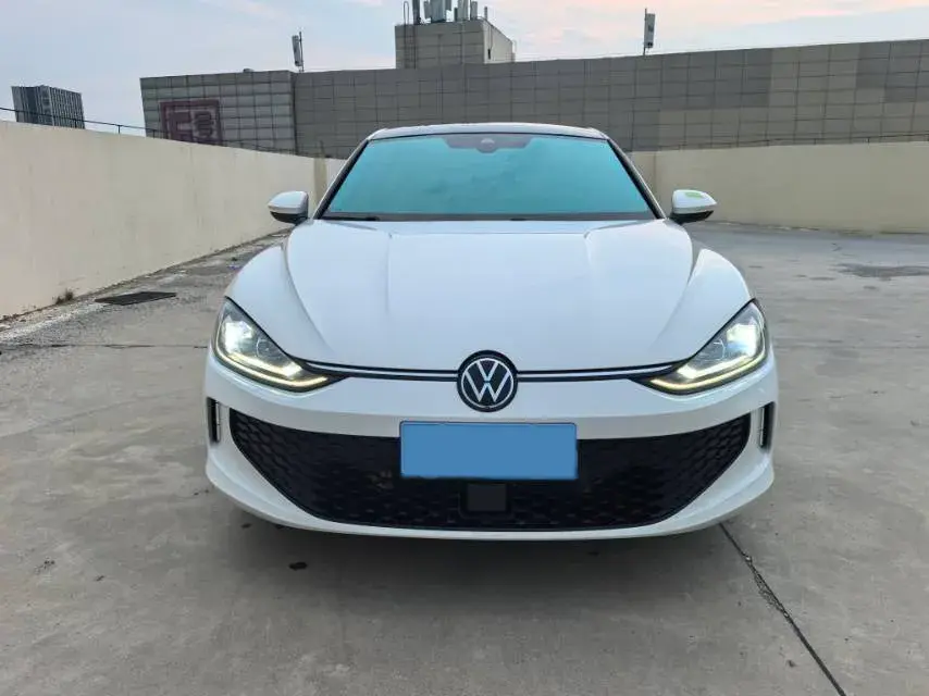 2022 VOLKSWAGEN LAMANDO thumbnail 2