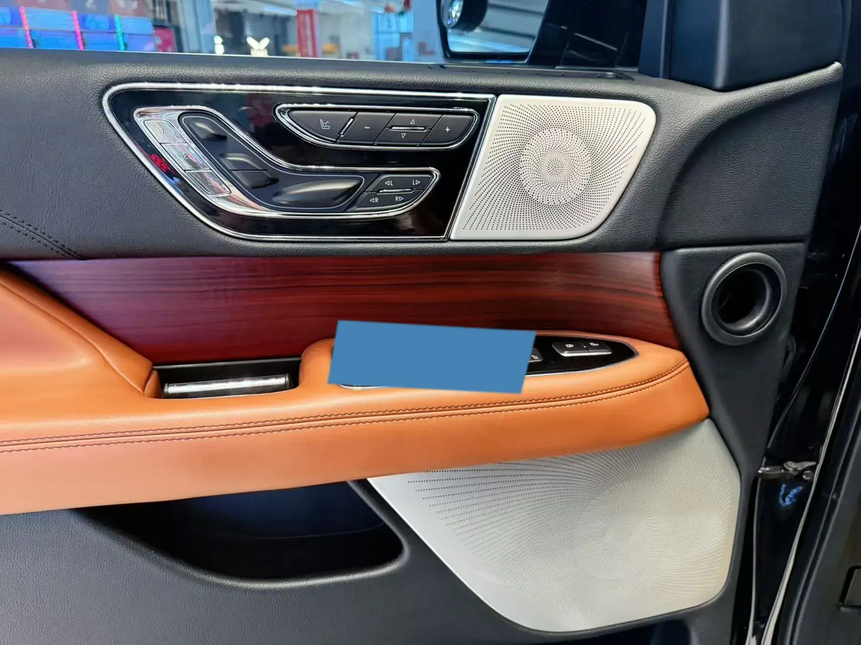 2020 LINCOLN NAVIGATOR thumbnail 3