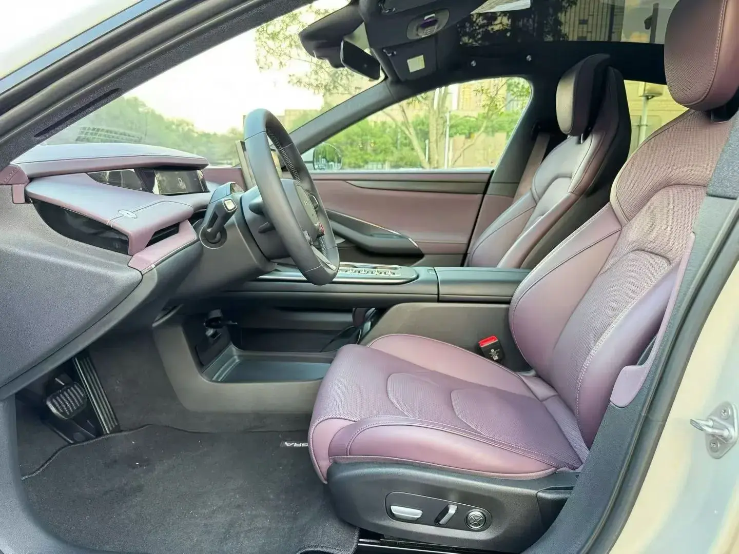 2024 MI SU7 thumbnail 3