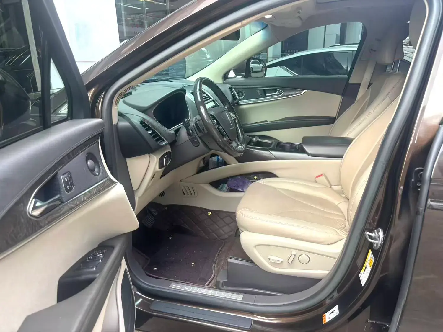 2019 LINCOLN NAUTILUS thumbnail 2