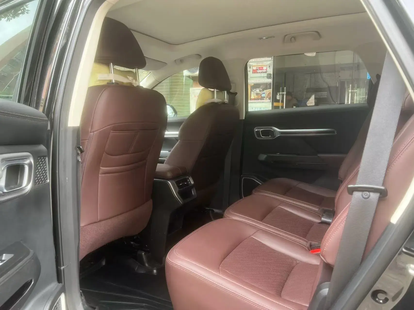 2020 GEELY OKAVANGO thumbnail 3