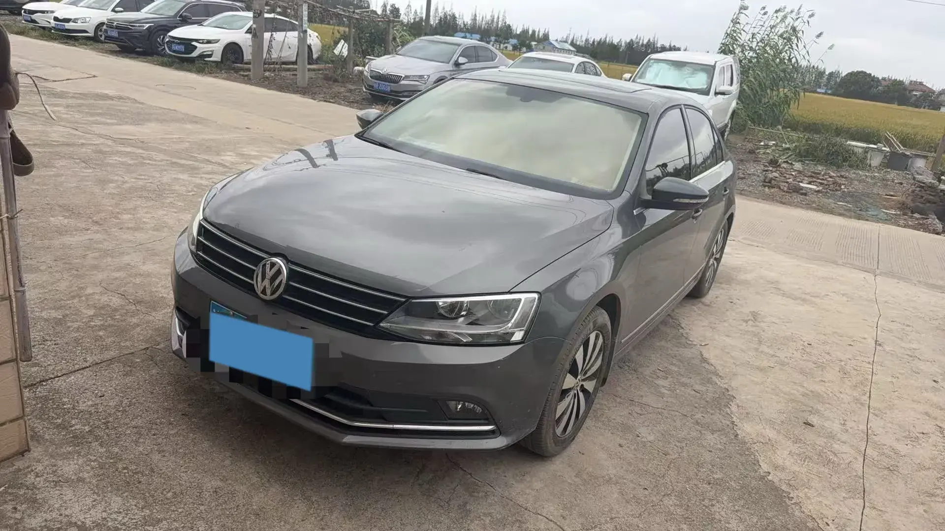 2018 VOLKSWAGEN SAGITAR view 1