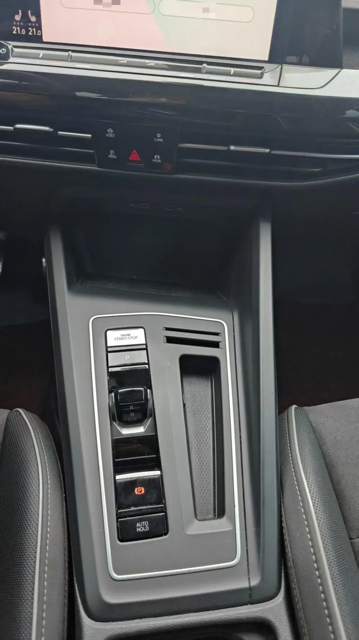 2021 VOLKSWAGEN GOLF thumbnail 3