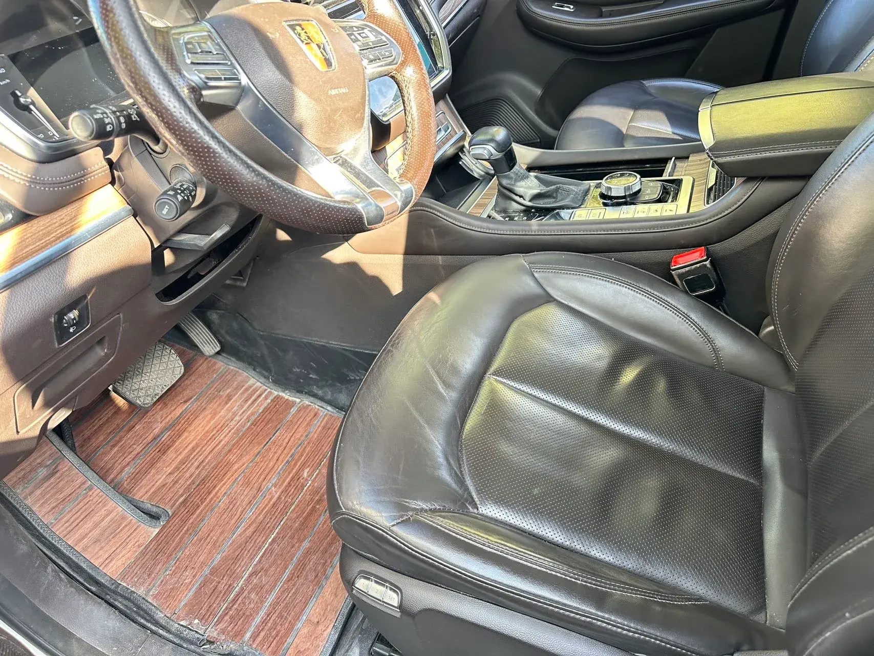 2018 ROEWE RX8 thumbnail 4