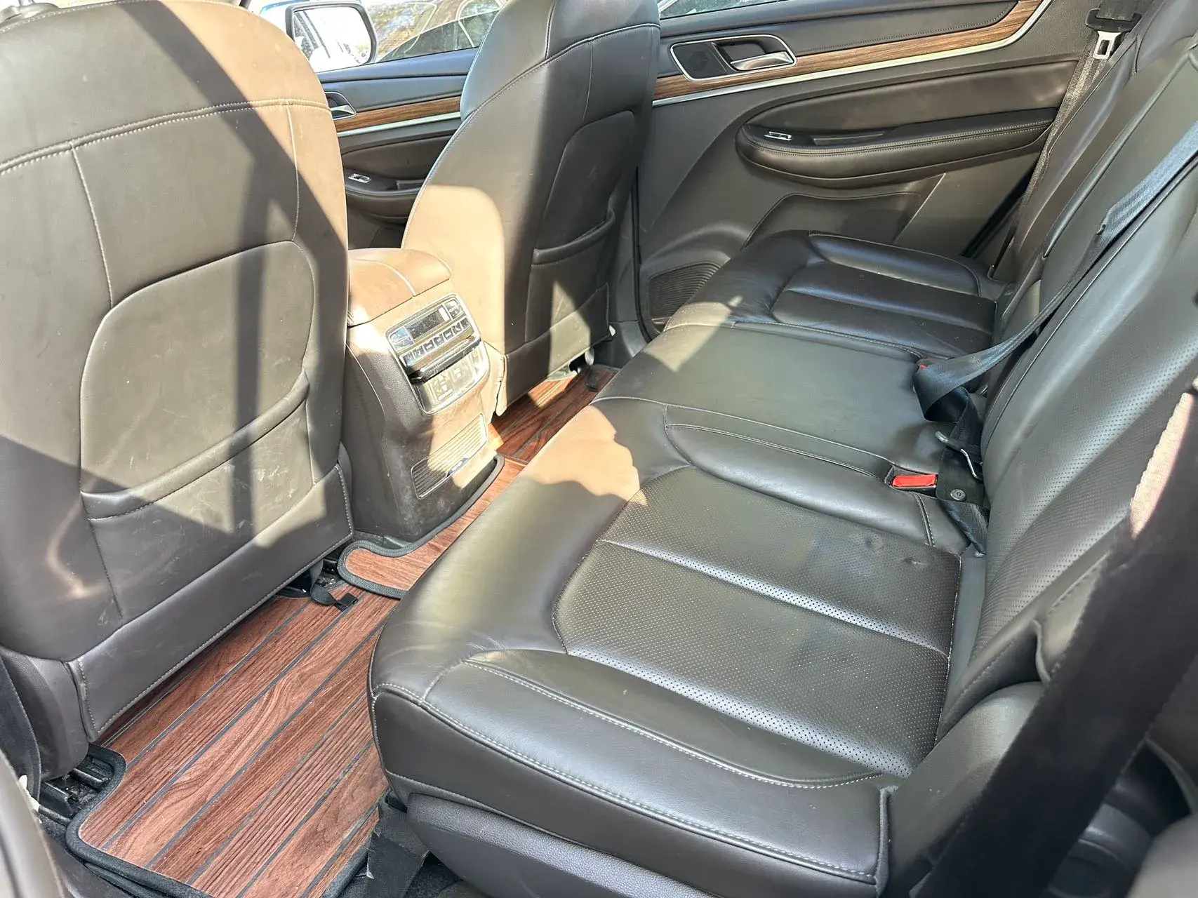 2018 ROEWE RX8 thumbnail 3