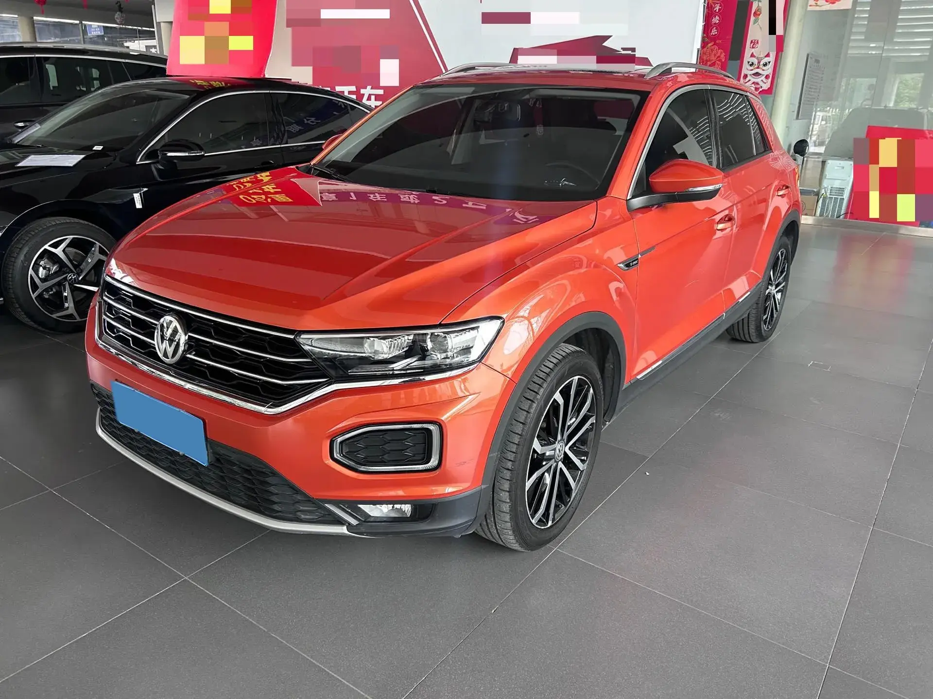 2019 VOLKSWAGEN T-ROC view 1