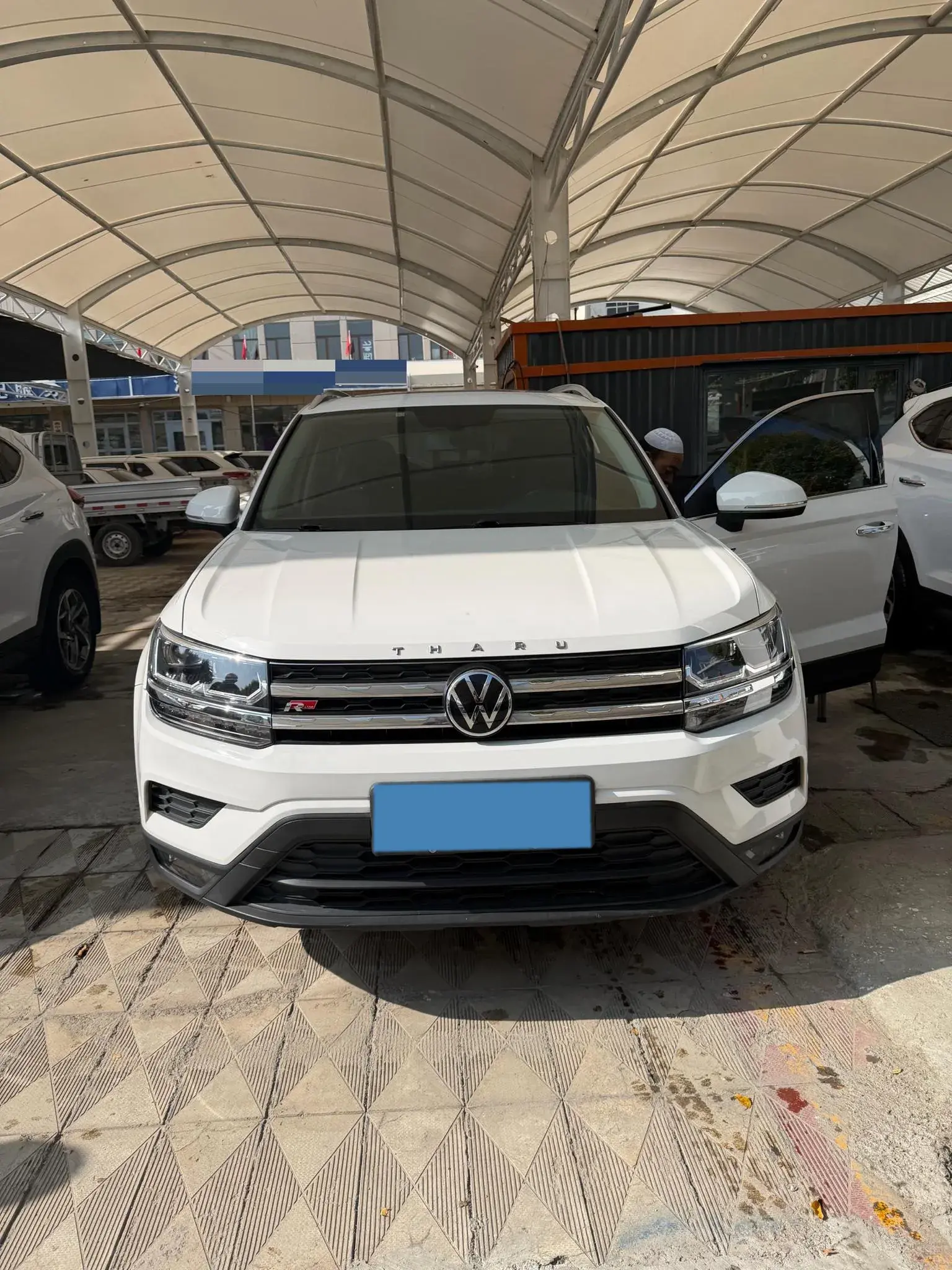 2021 VOLKSWAGEN THARU thumbnail 2