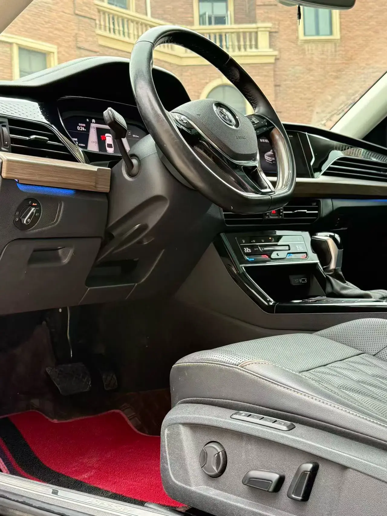 2020 VOLKSWAGEN PASSAT thumbnail 4