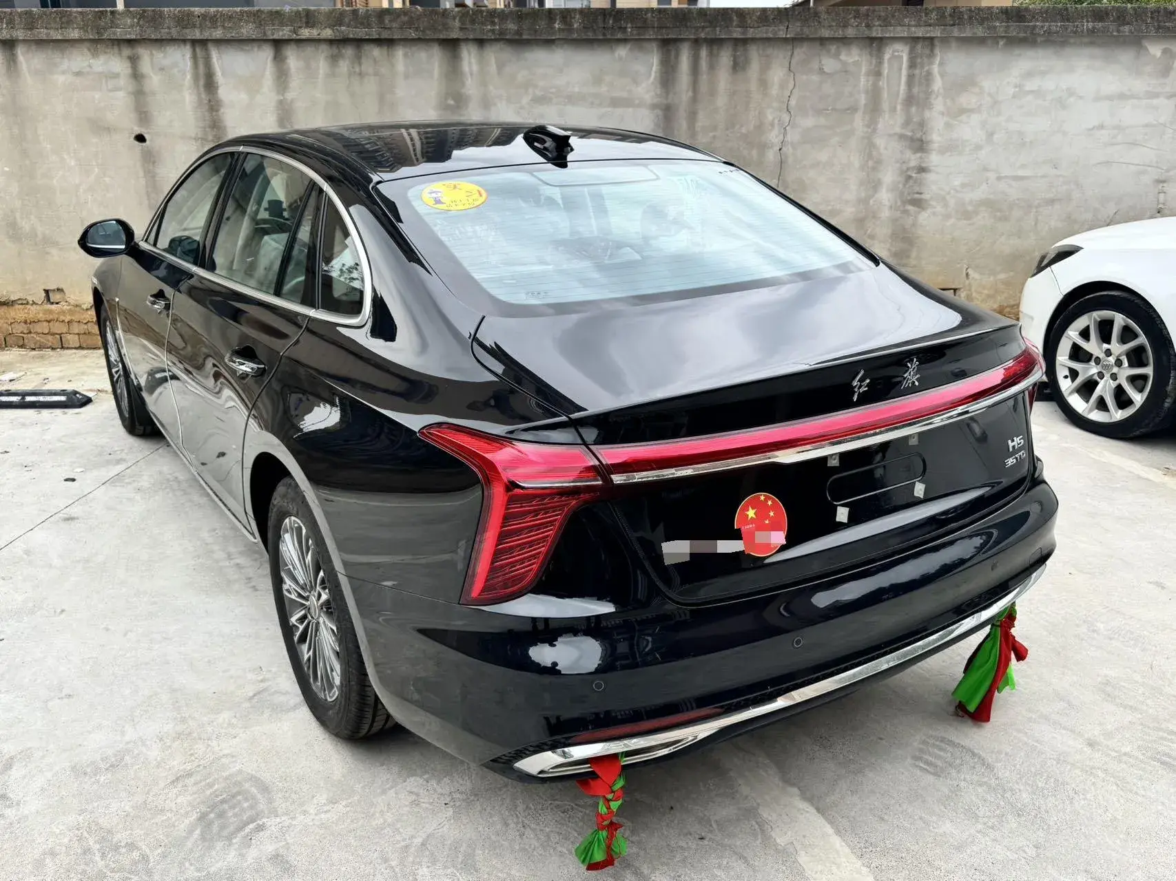 2025 HONGQI H5 thumbnail 4