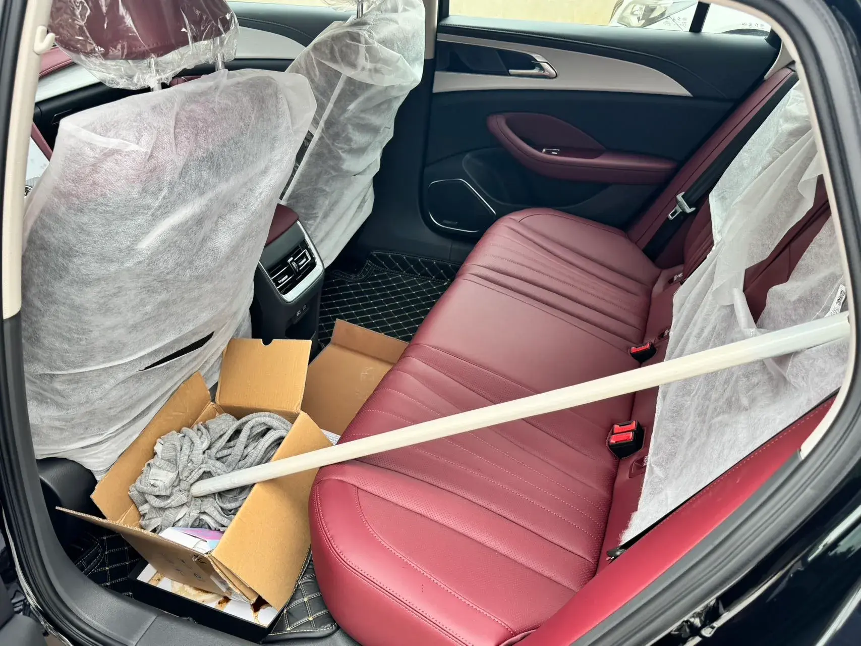 2025 HONGQI H5 thumbnail 3