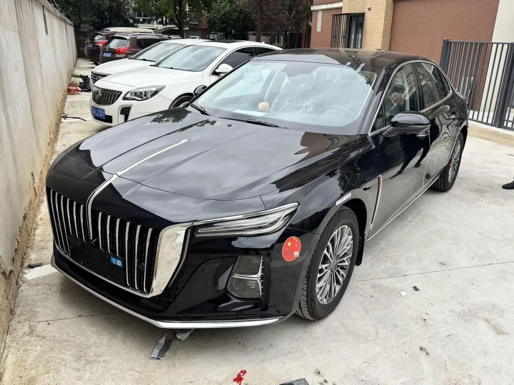2025 HONGQI H5 view 1
