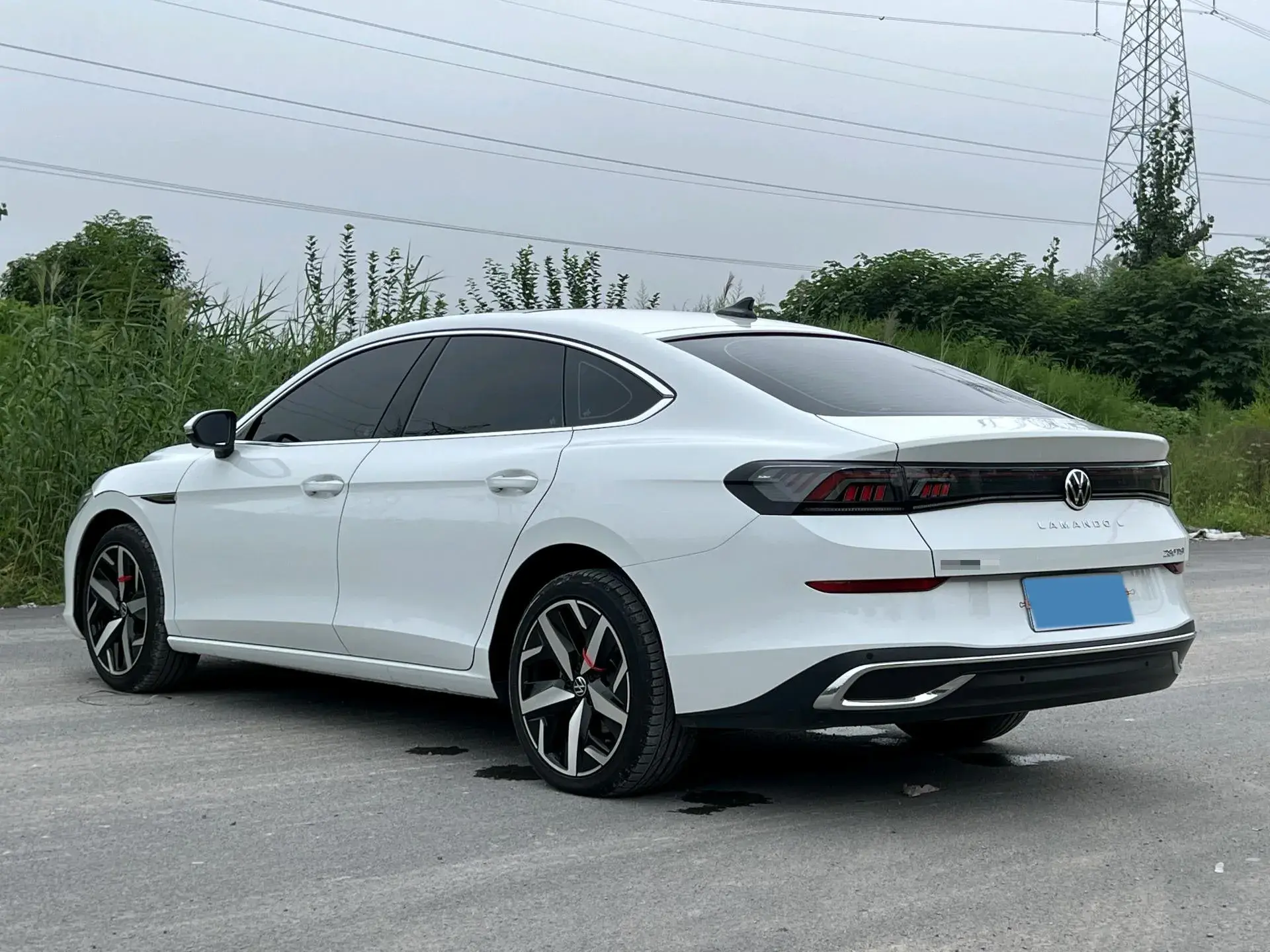 2023 VOLKSWAGEN LAMANDO thumbnail 4