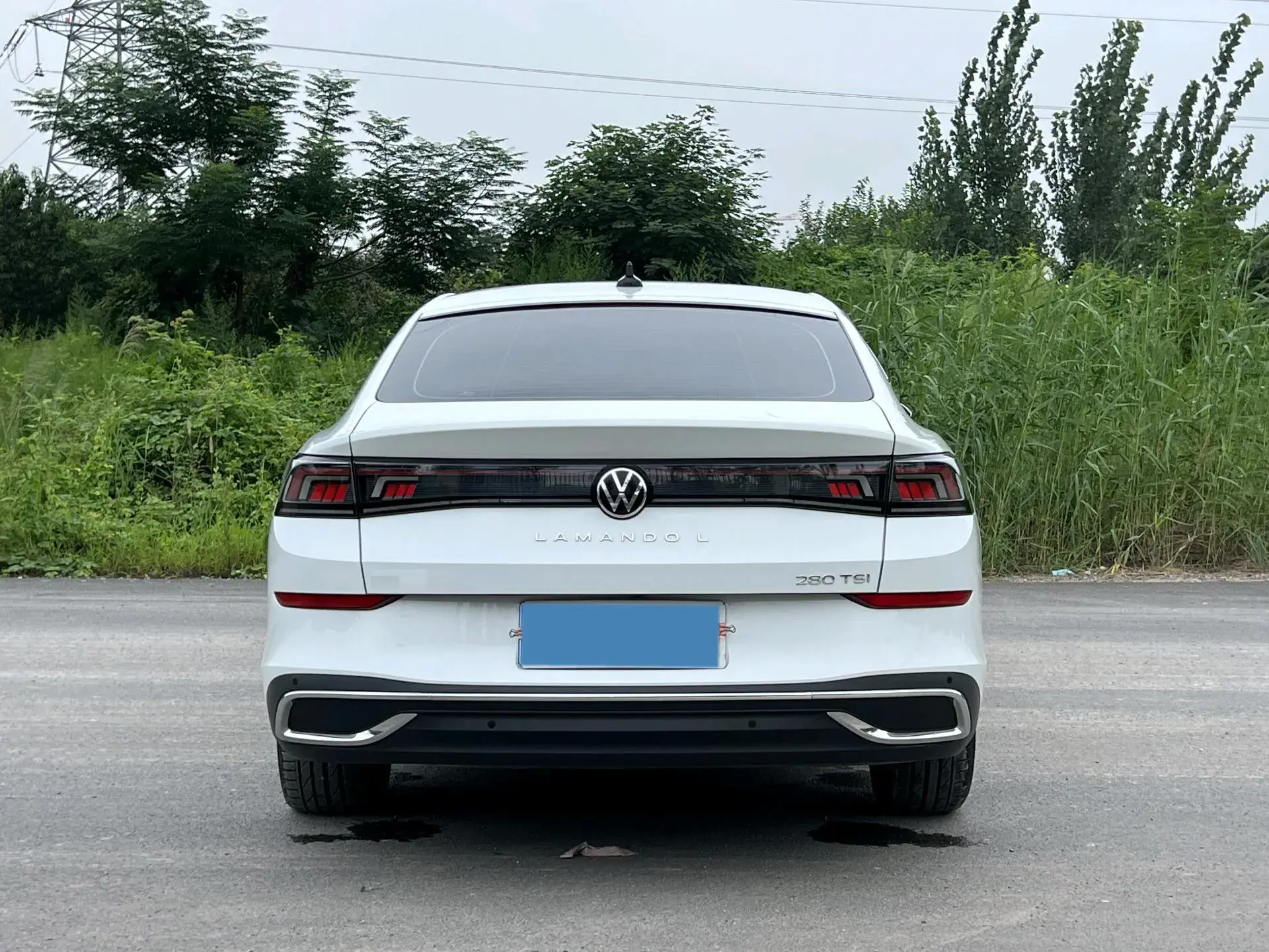 2023 VOLKSWAGEN LAMANDO thumbnail 3