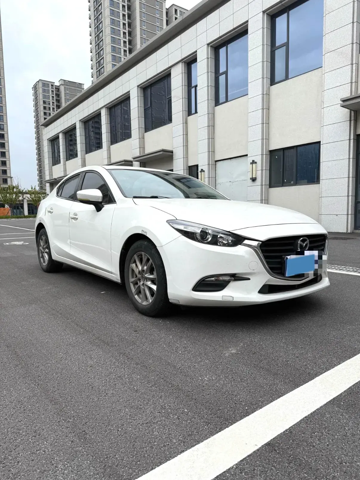 2017 MAZDA 3 thumbnail 3