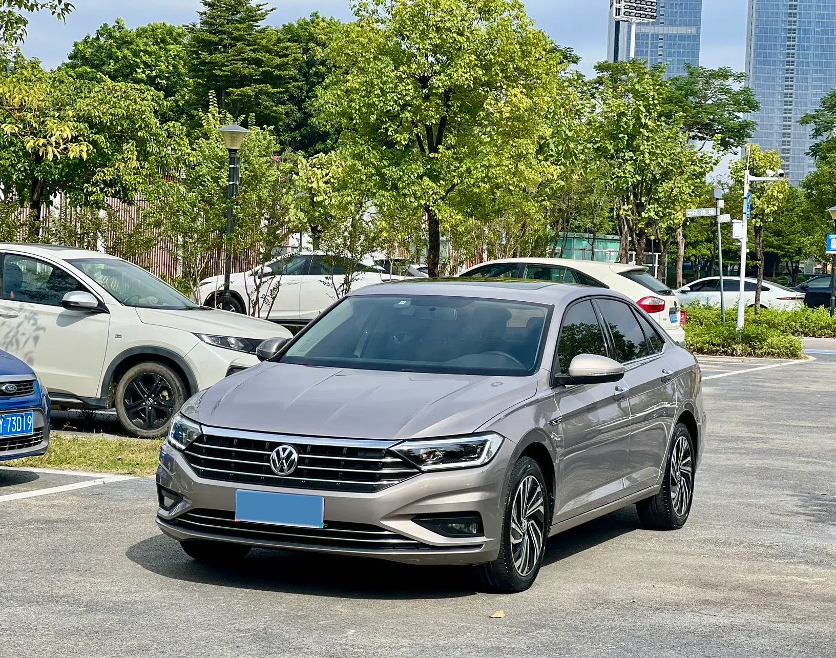 2022 VOLKSWAGEN SAGITAR view 1