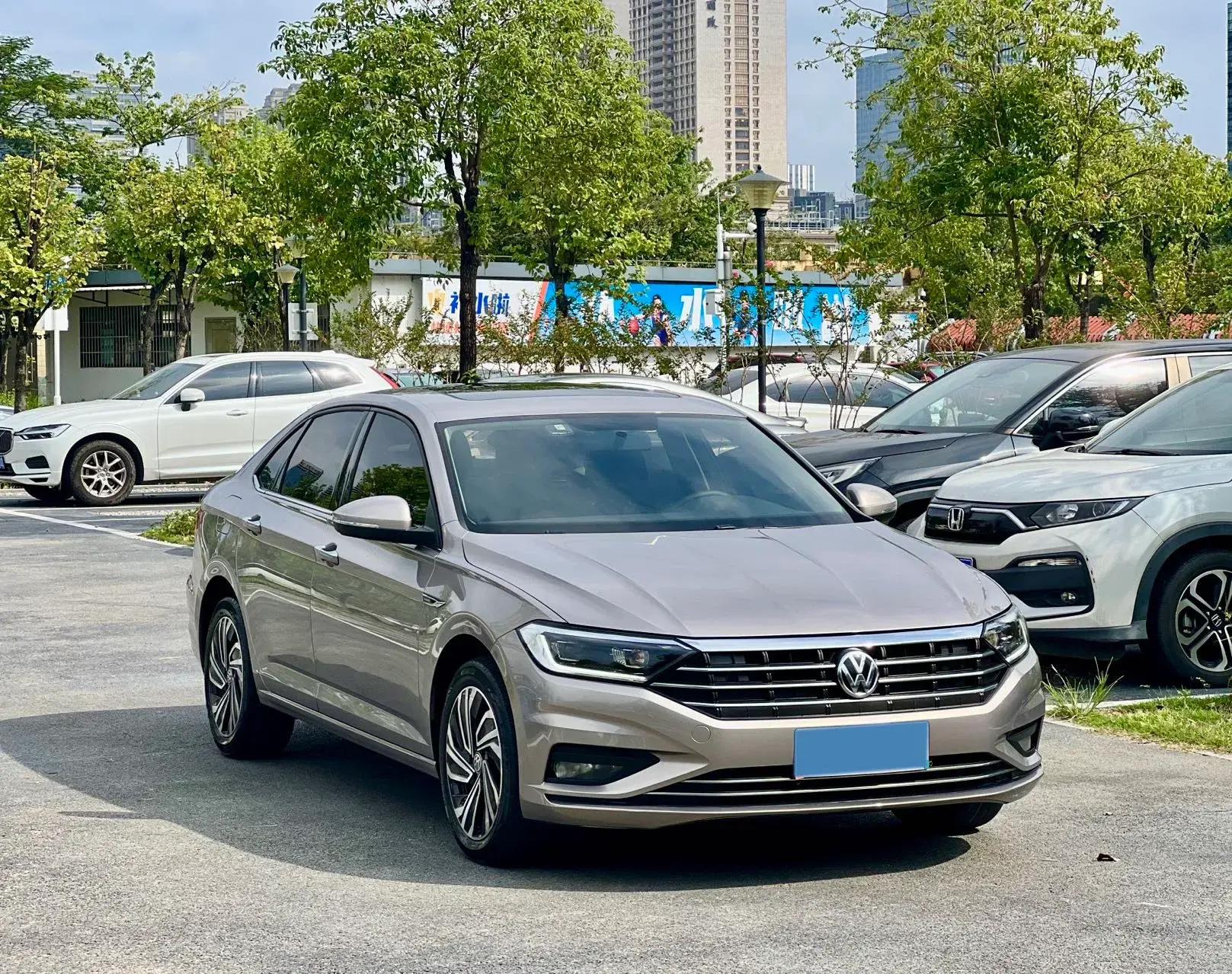 2022 VOLKSWAGEN SAGITAR thumbnail 3