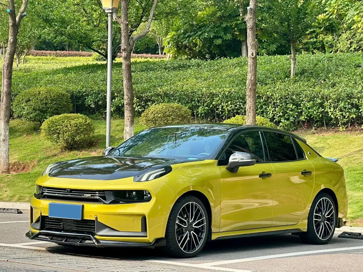 2020 LYNK&CO 03 view 1