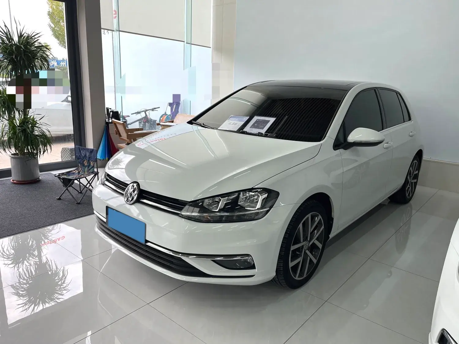 2018 VOLKSWAGEN GOLF view 1