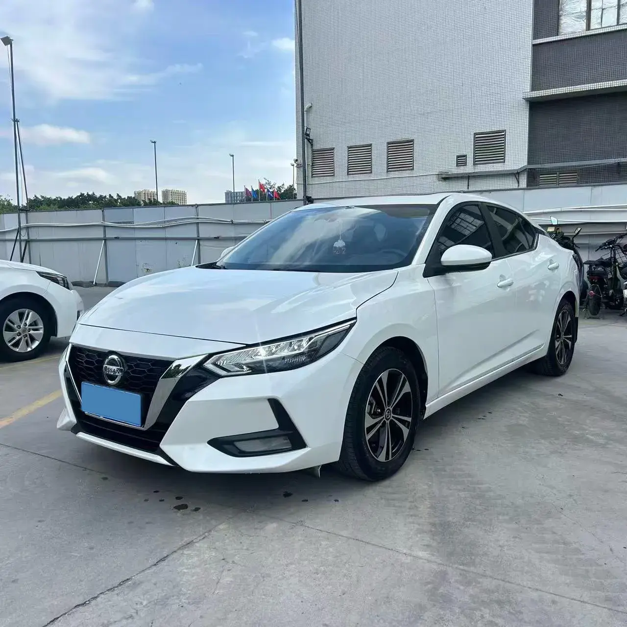 2022 NISSAN SYLPHY view 1