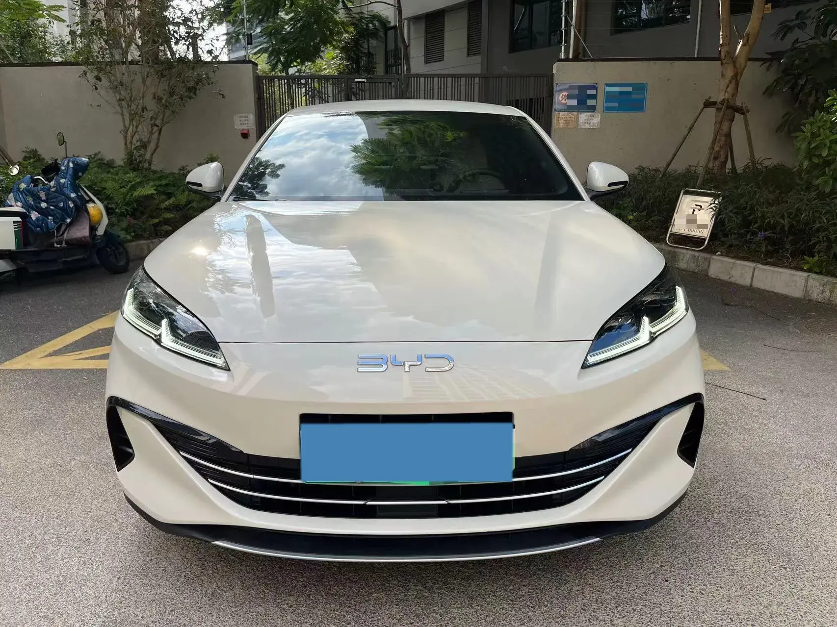 2024 BYD SEAL thumbnail 2