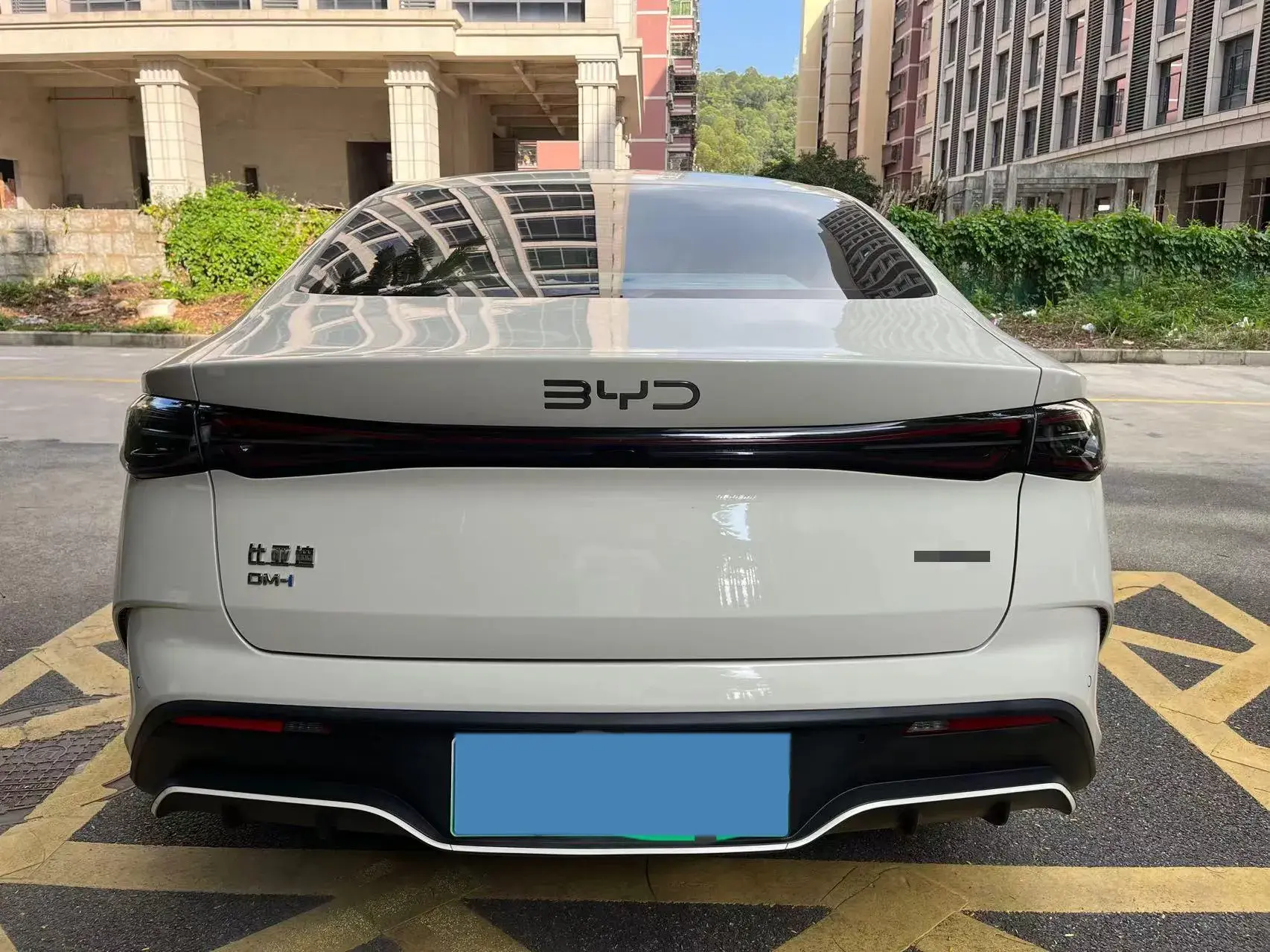 2024 BYD SEAL thumbnail 4