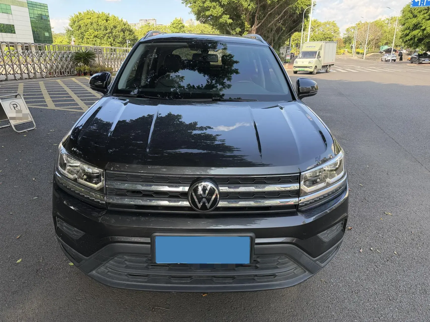 2021 VOLKSWAGEN THARU thumbnail 3