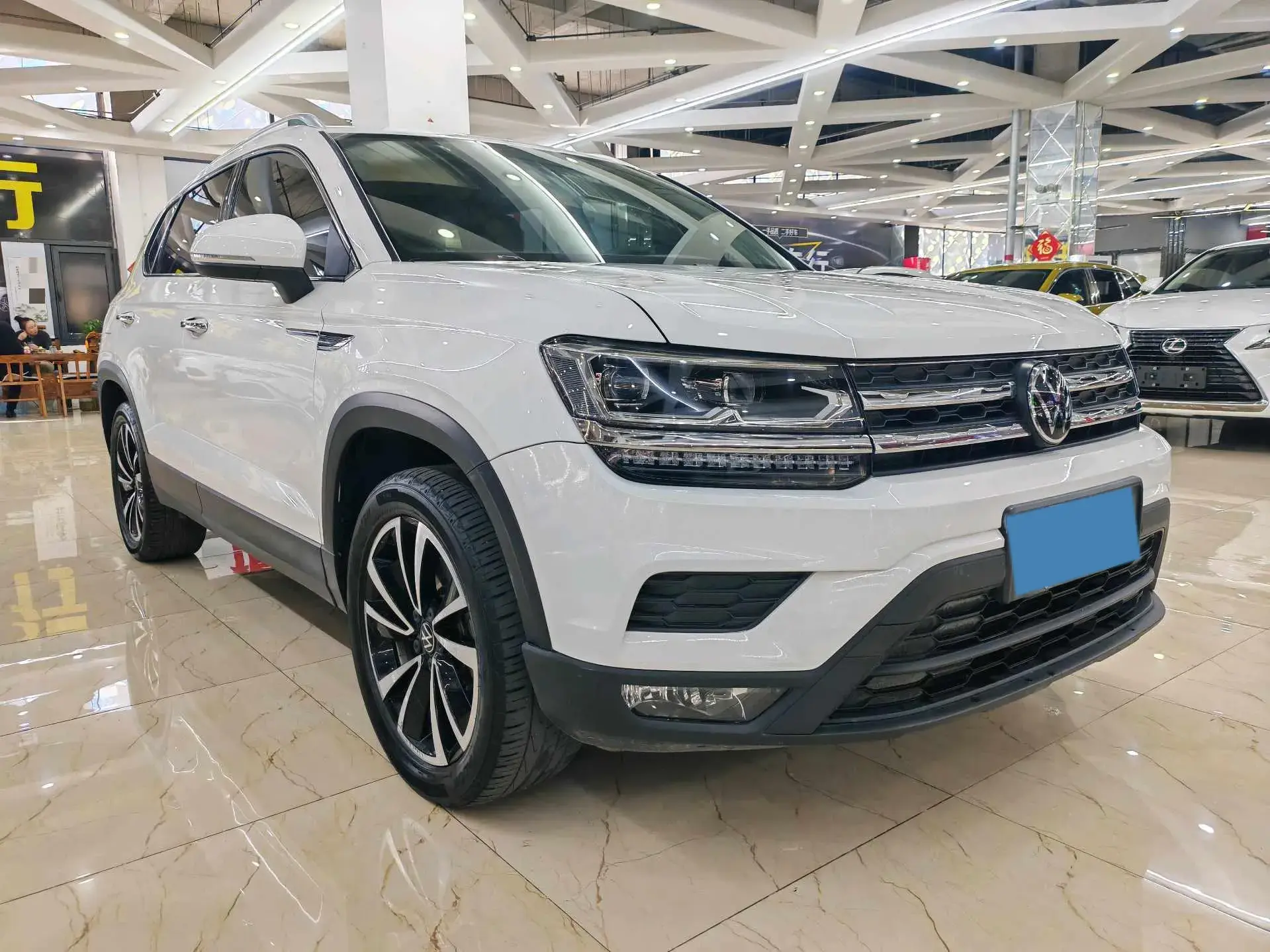 2021 VOLKSWAGEN THARU thumbnail 3