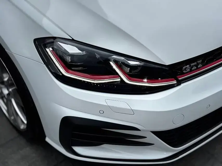 2019 VOLKSWAGEN GOLFGTI thumbnail 3