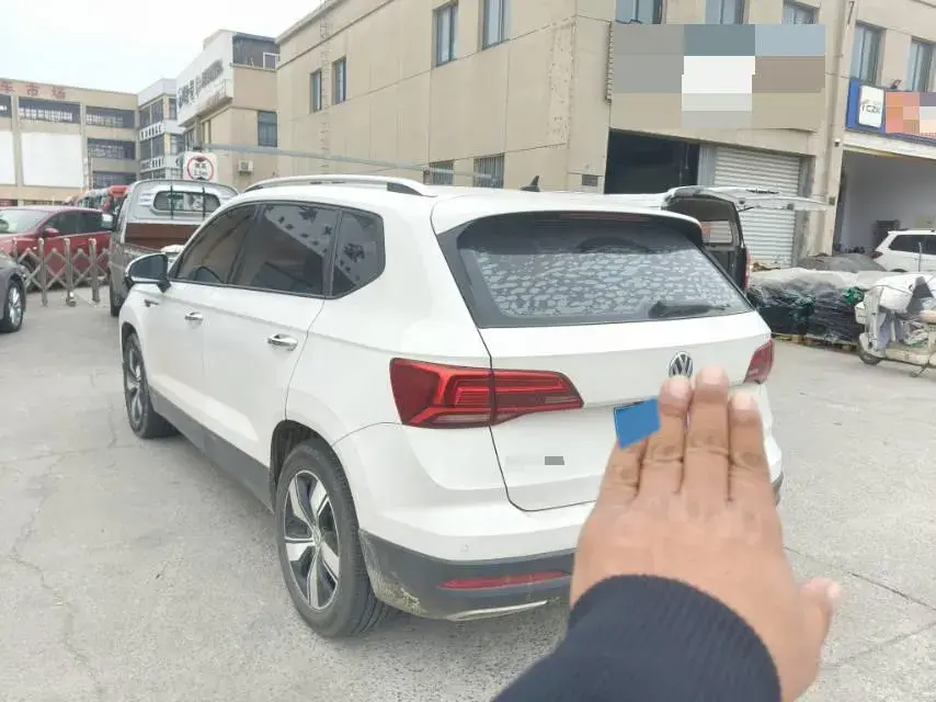 2019 VOLKSWAGEN THARU thumbnail 4