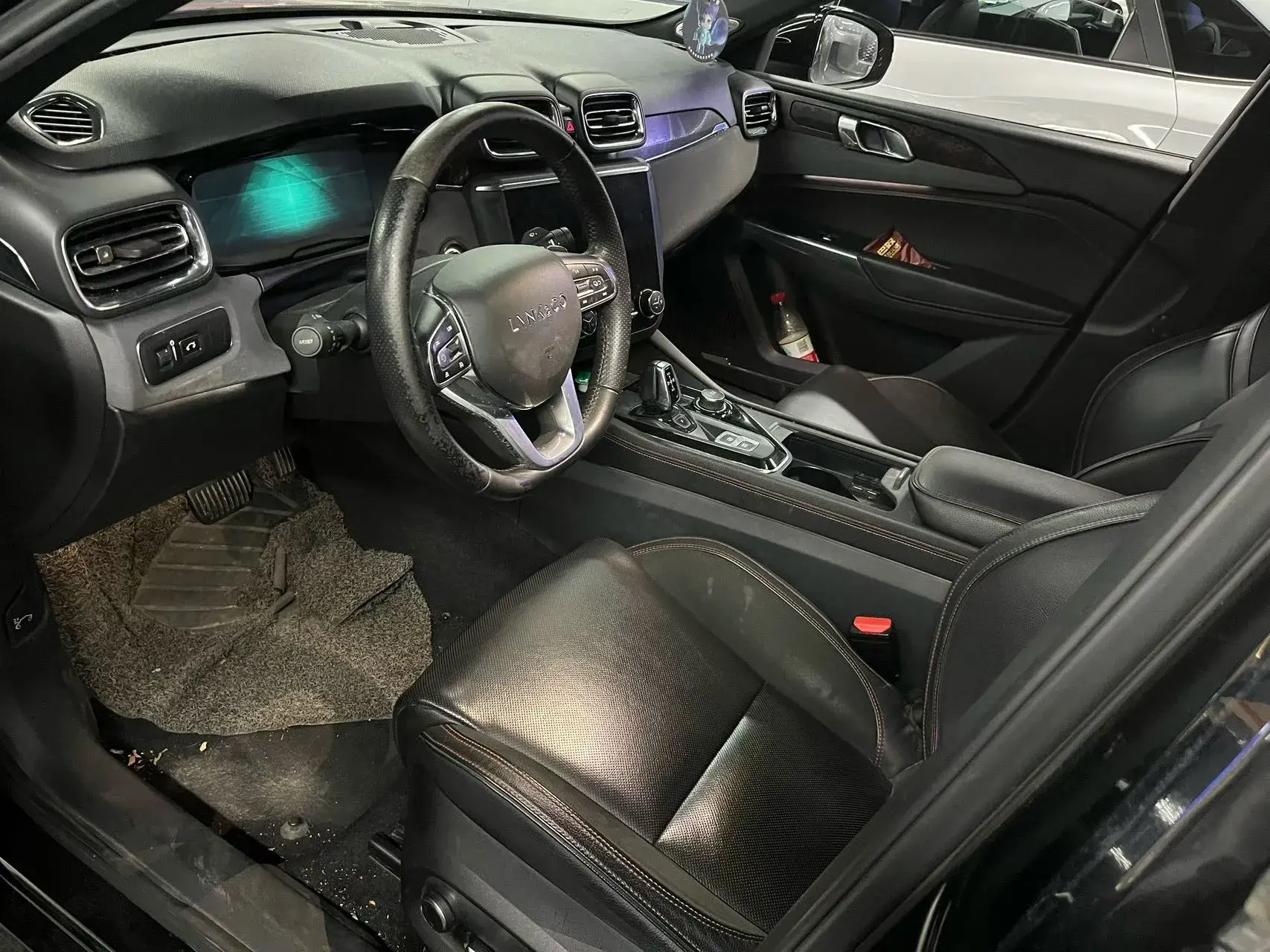 2018 LYNK&CO 03 thumbnail 3