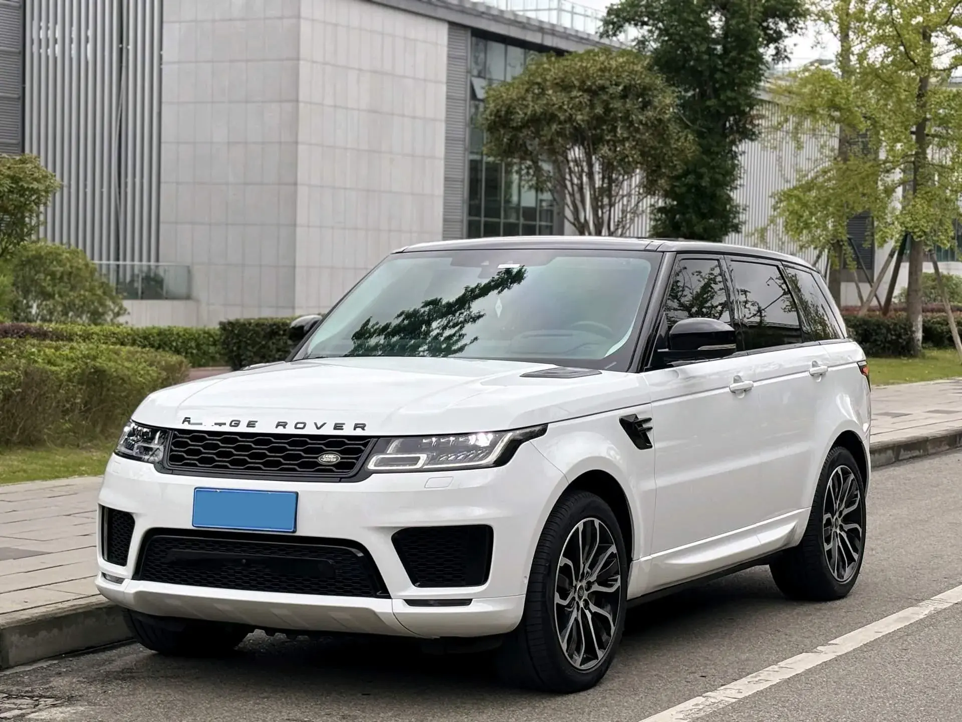 2021 LAND ROVER view 1