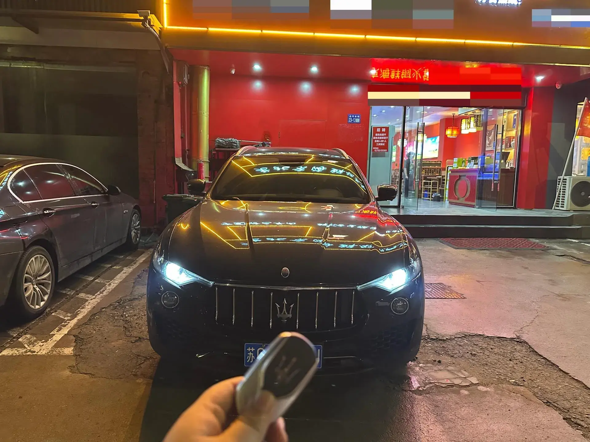 2019 MASERATI LEVANTE thumbnail 2