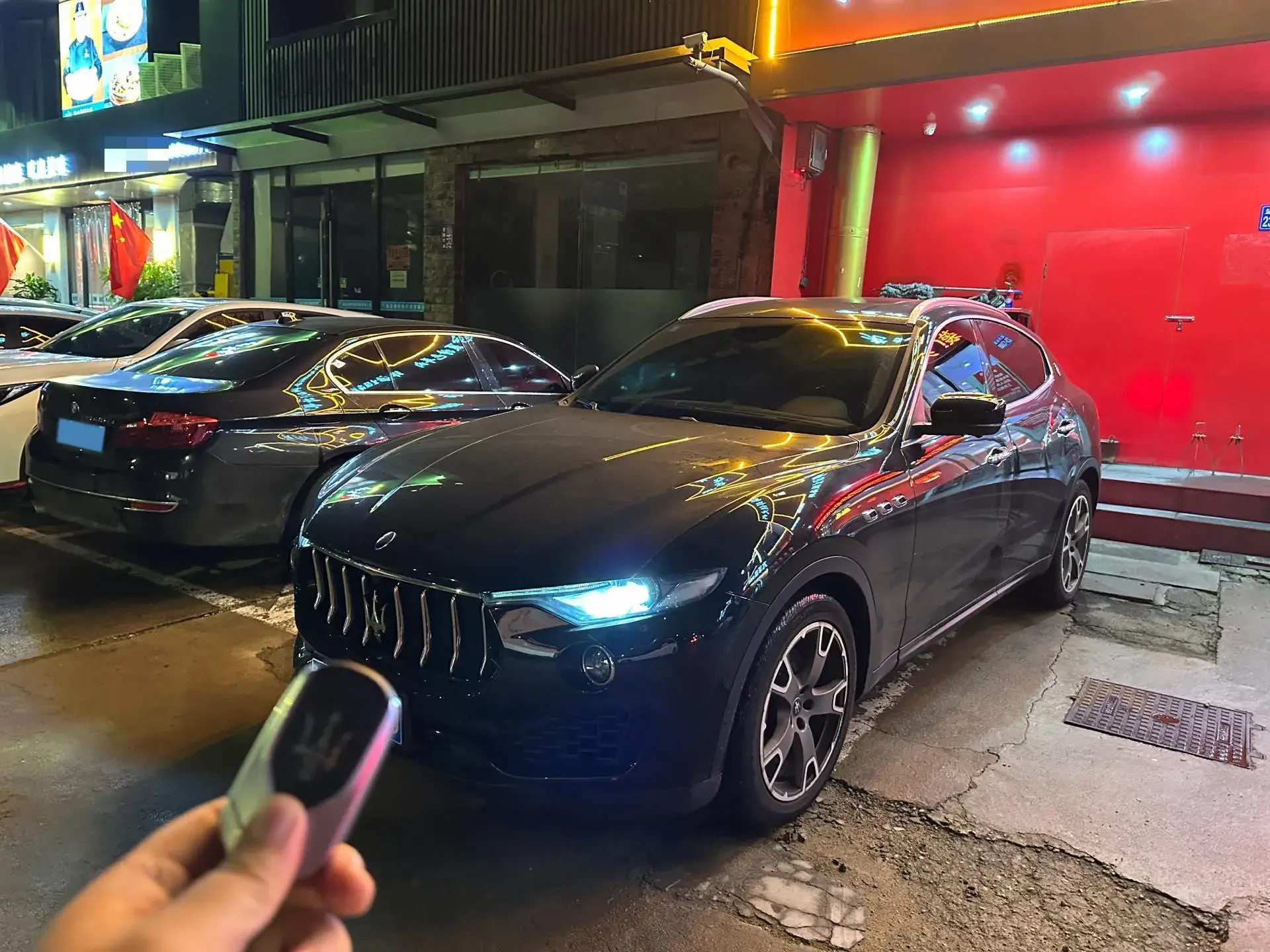 2019 MASERATI LEVANTE view 1