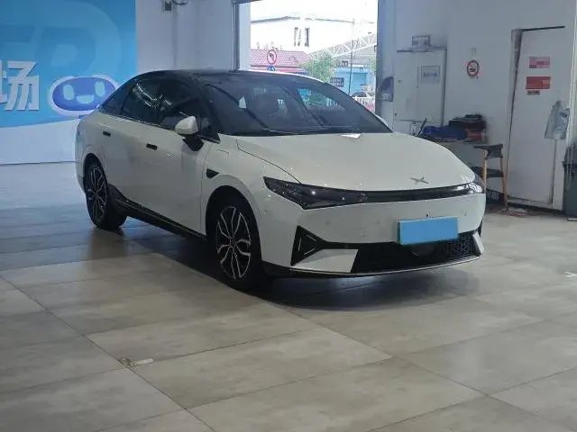 2022 XPENG P5 thumbnail 3