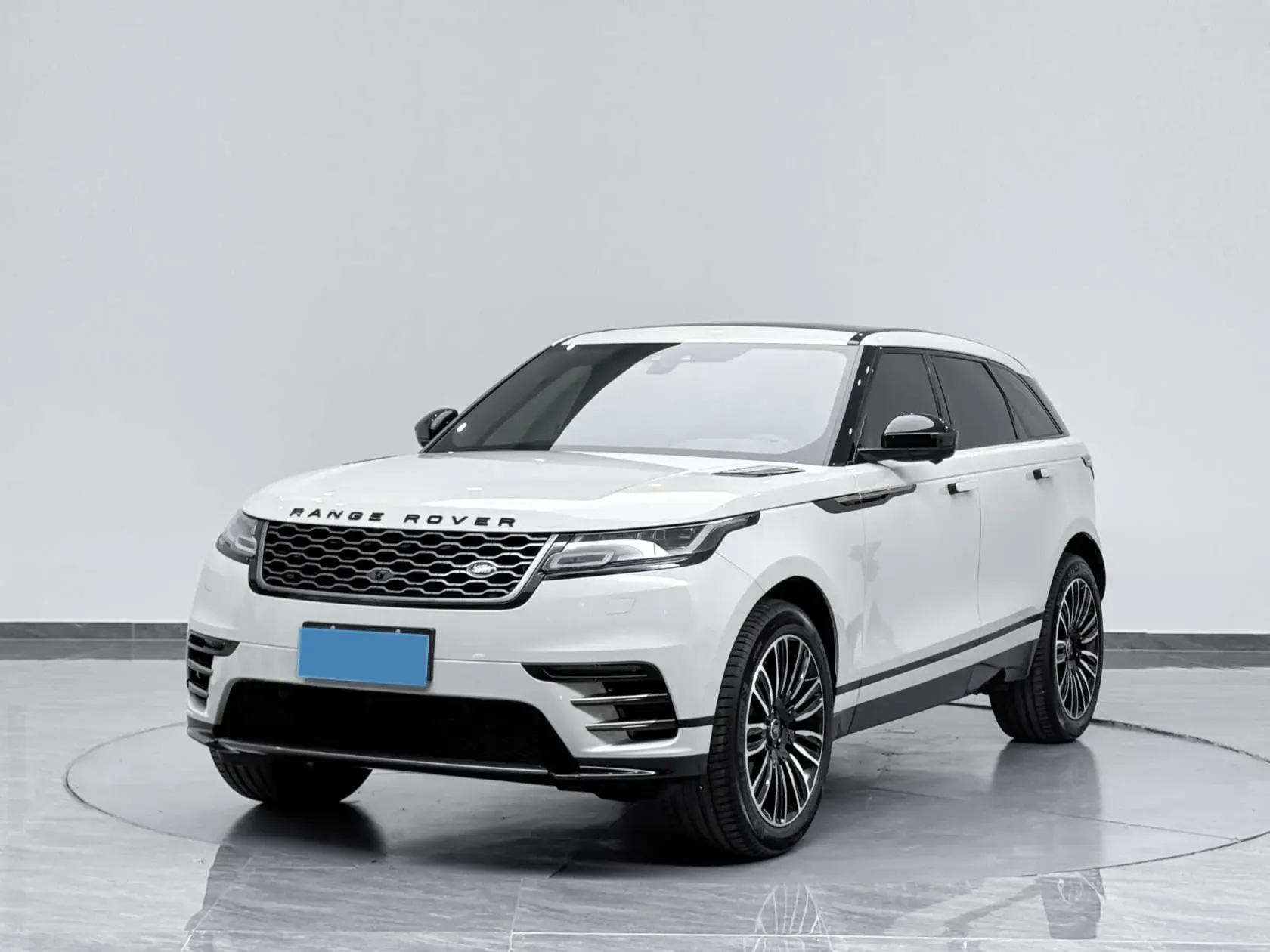 2019 LAND ROVER view 1