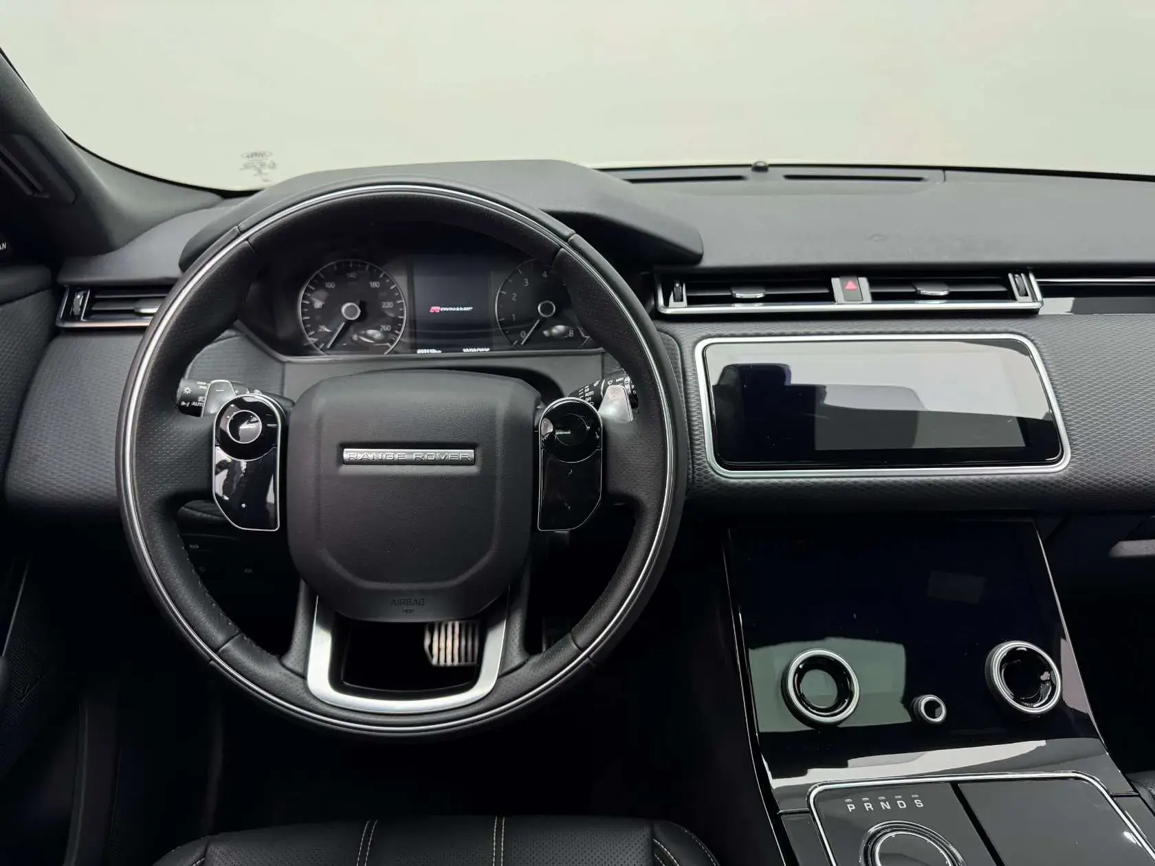 2019 LAND ROVER thumbnail 4