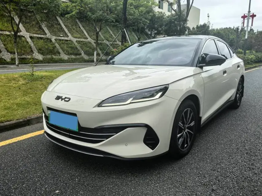 2024 BYD SEAL view 1