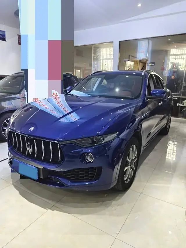 2016 MASERATI LEVANTE view 1
