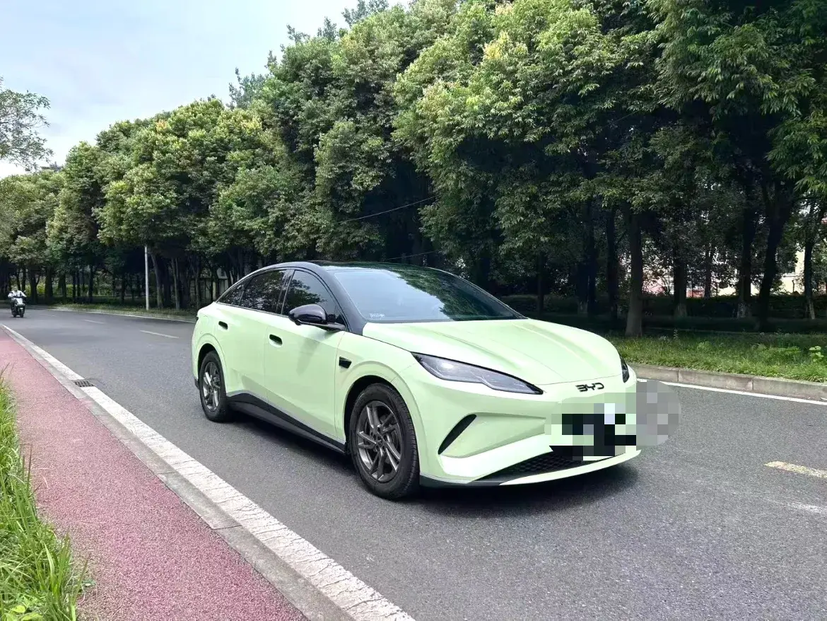 2025 BYD SEAL thumbnail 4