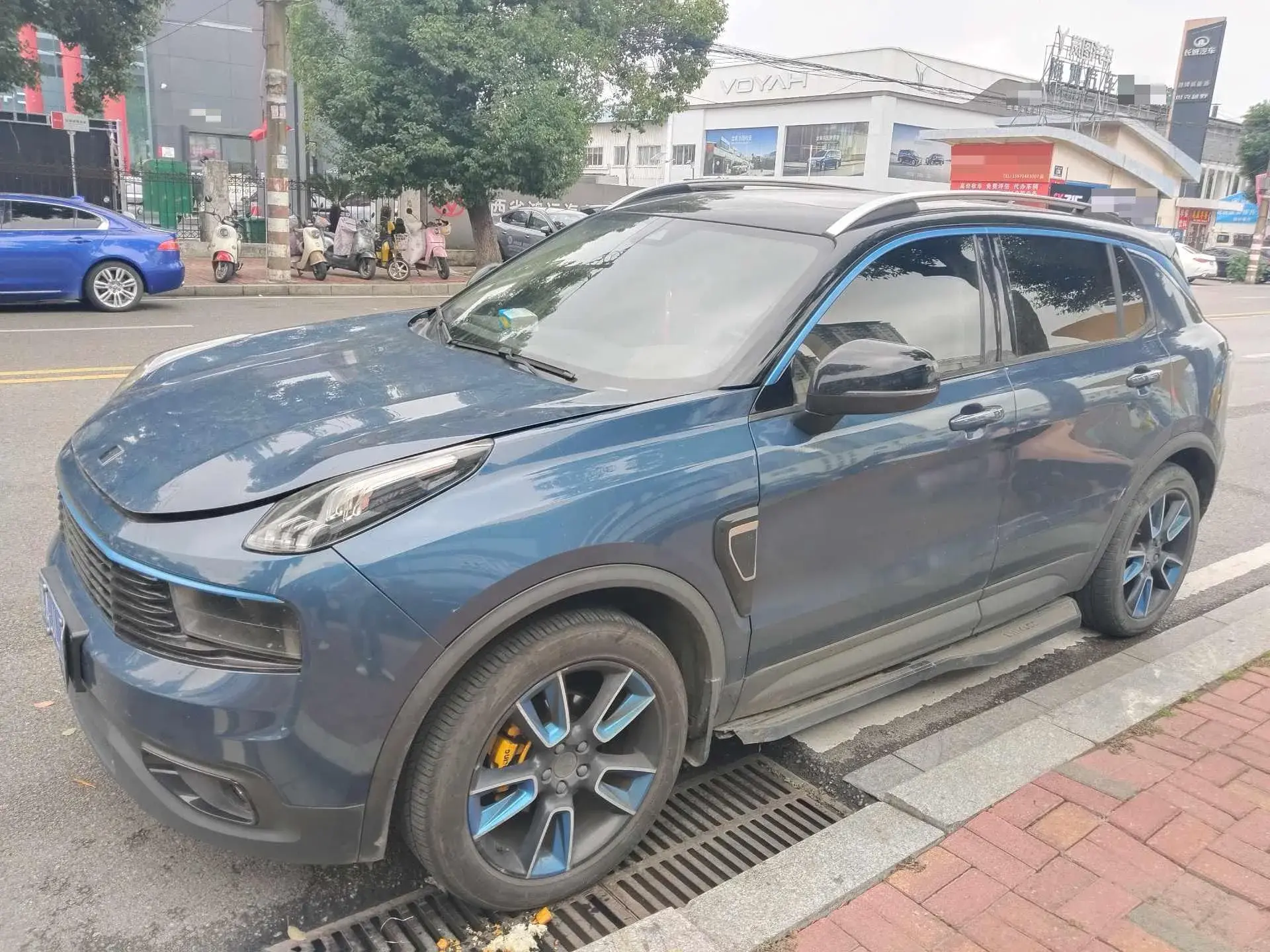 2018 LYNK&CO 01 view 1