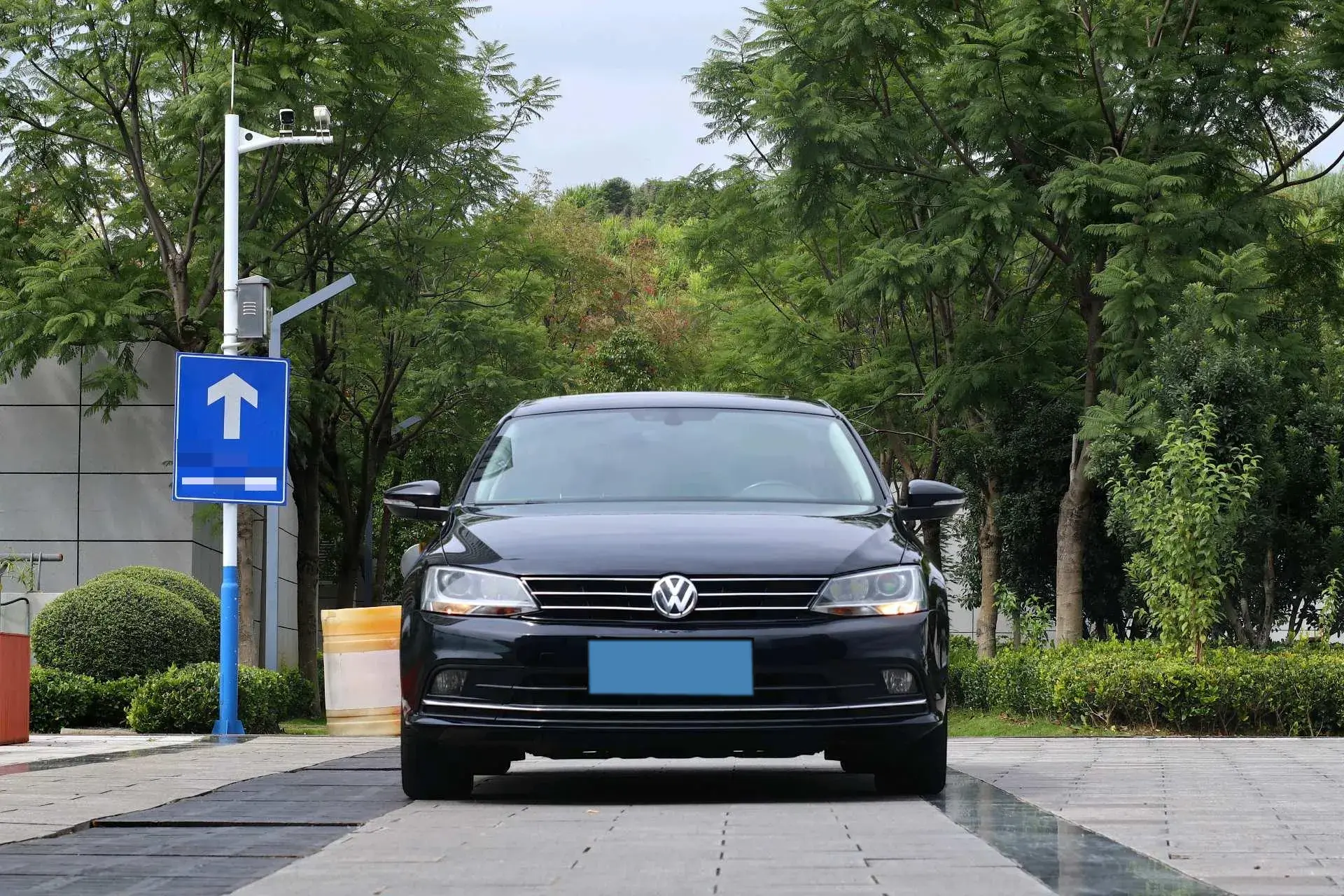 2018 VOLKSWAGEN SAGITAR thumbnail 2