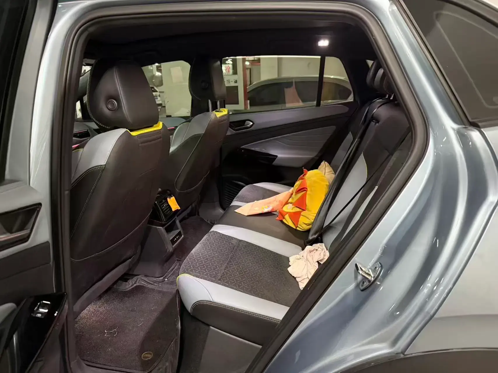 2022 VOLKSWAGEN ID.4 thumbnail 2