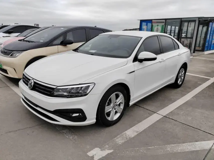2021 VOLKSWAGEN LAMANDO view 1