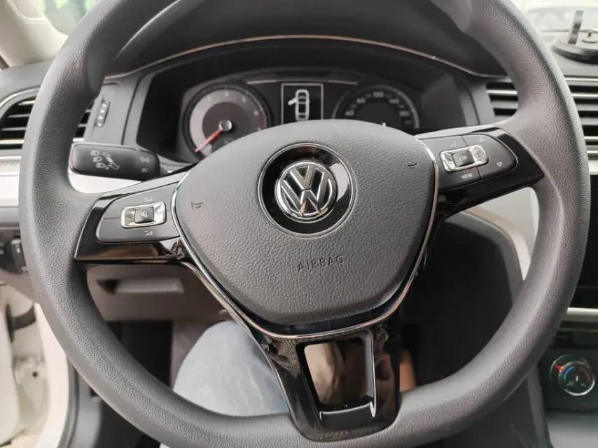 2021 VOLKSWAGEN LAMANDO thumbnail 4