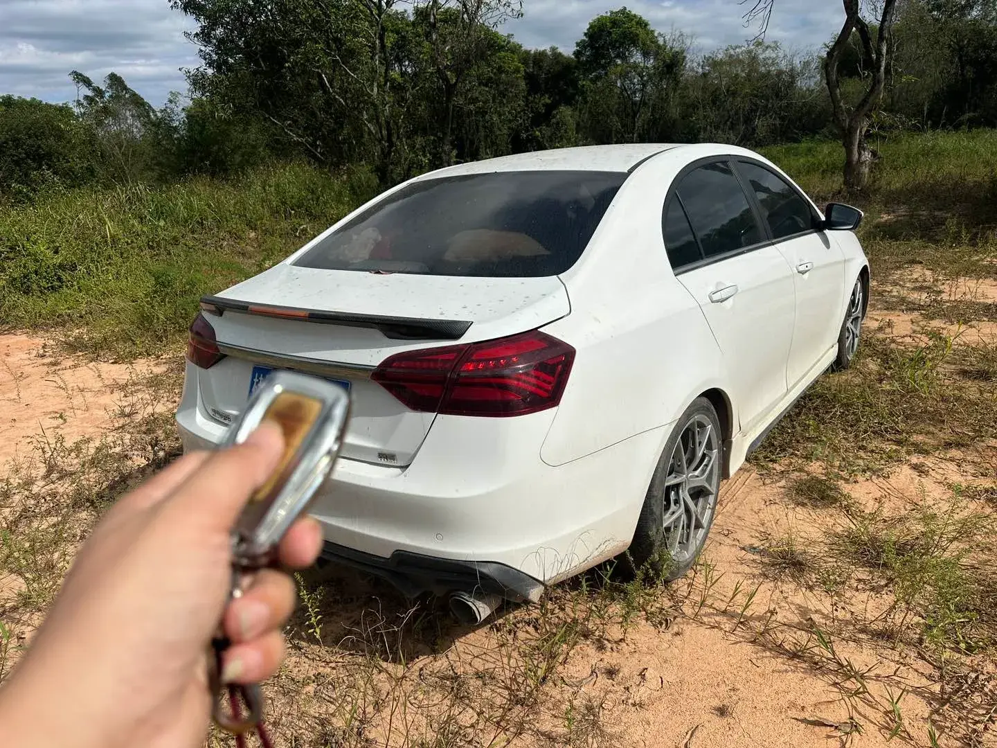 2020 GEELY EMGRAND thumbnail 3